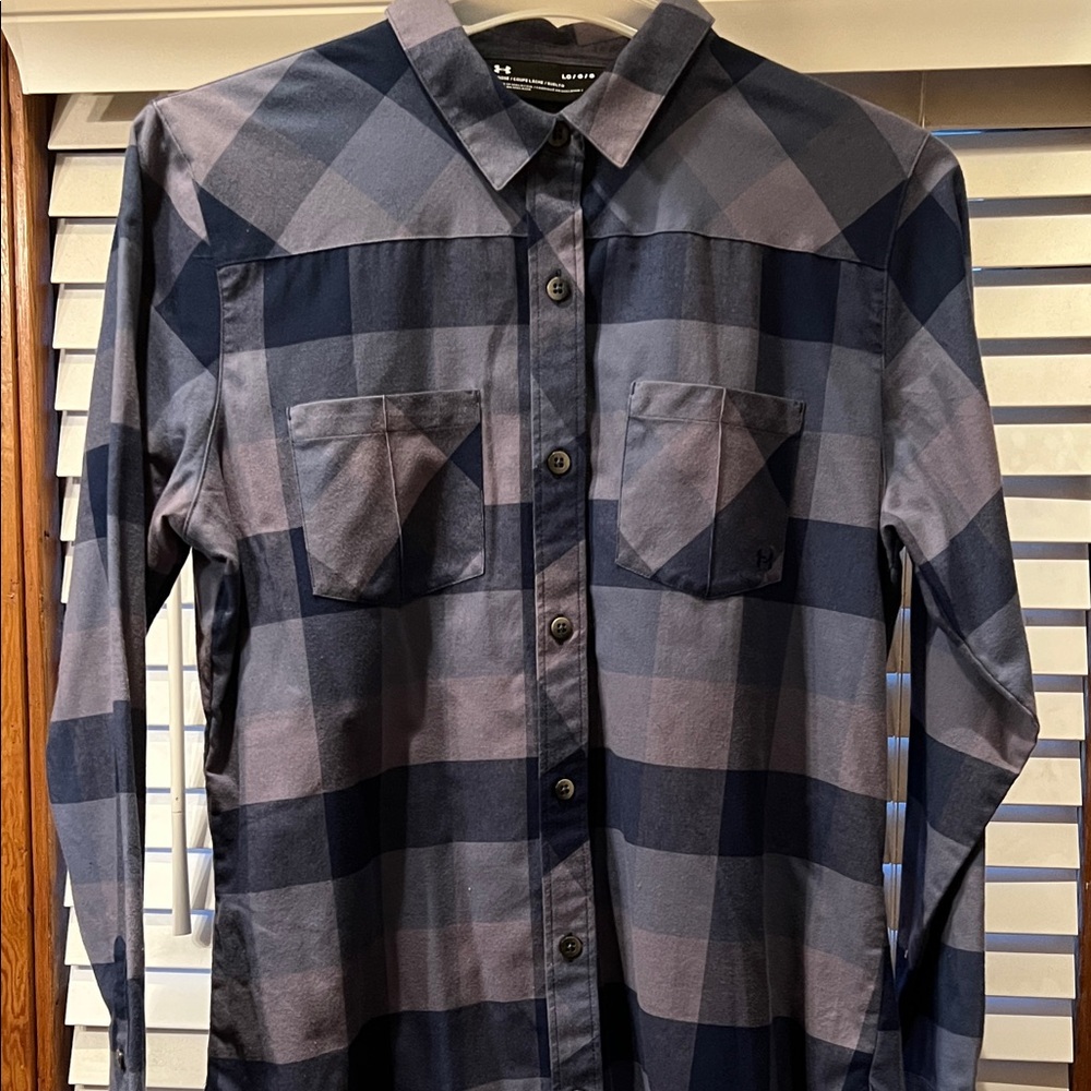 Under Armour women’s Navy and Charcoal Checkered Shirt size large